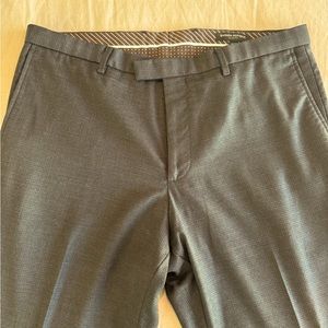 Men’s dark brown wool dress pants from Banana Republic. Size 36/32
